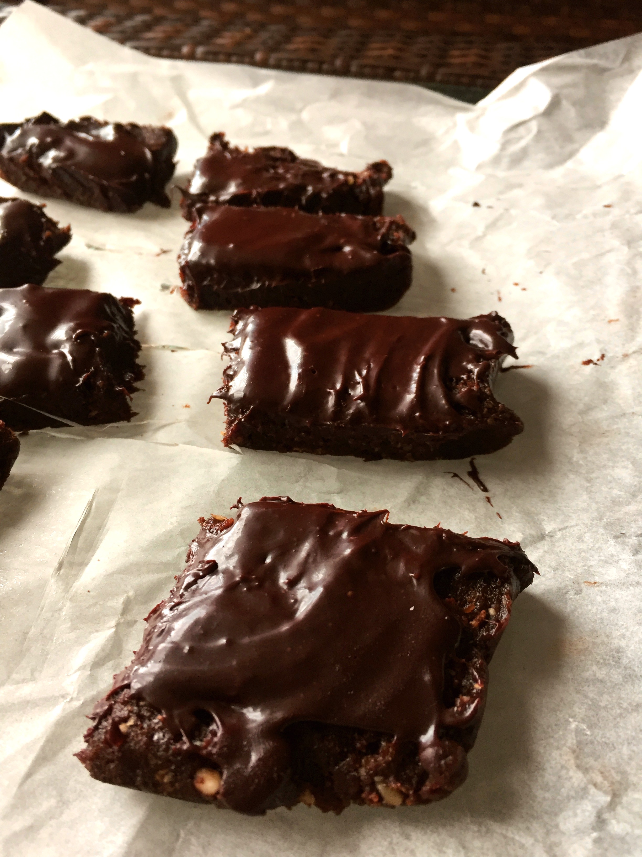 3-Ingredient Flourless Vegan Fudge Brownies