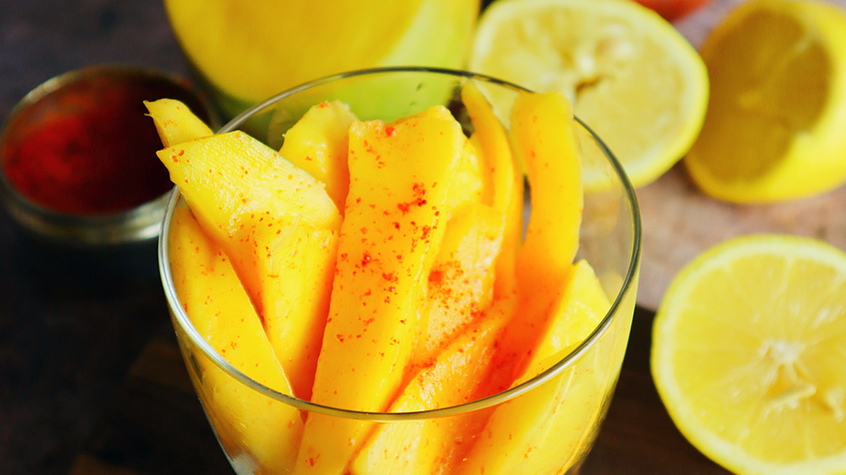 4 Ways to Tell if Your Mango Is Ripe